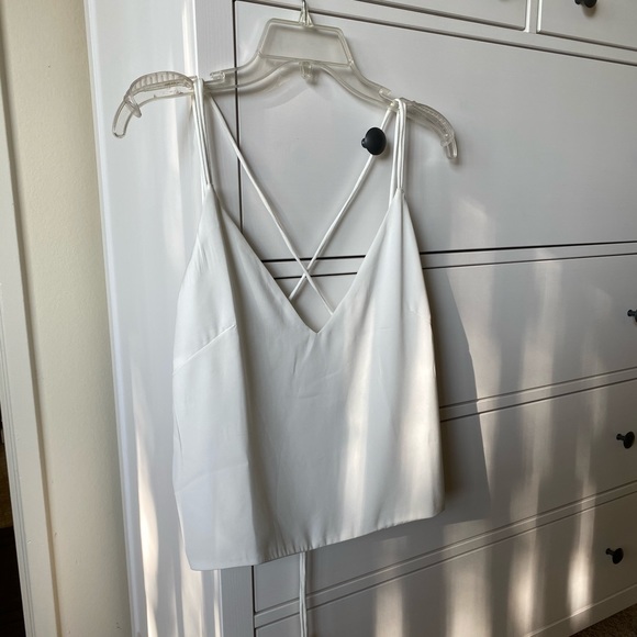 Superdown Sandy Backless top - Picture 3 of 4